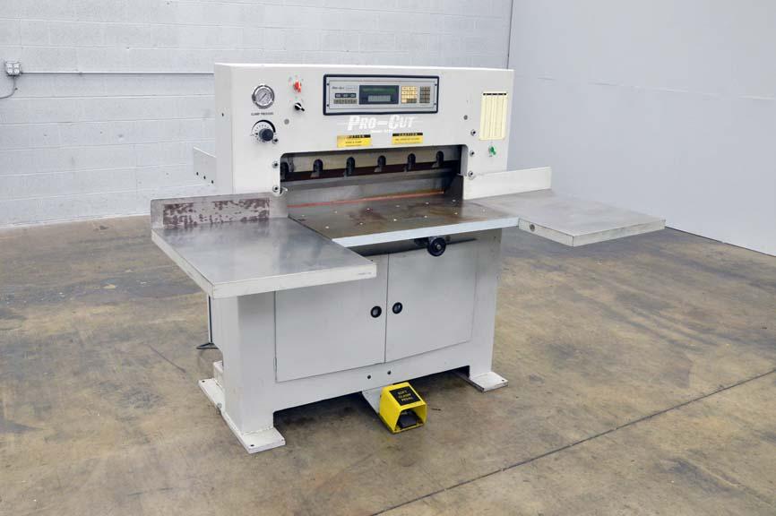 Lot 26 1995 ProCut 320 MPS 32" Programmable Paper Cutter Click Here for Video! WireBids